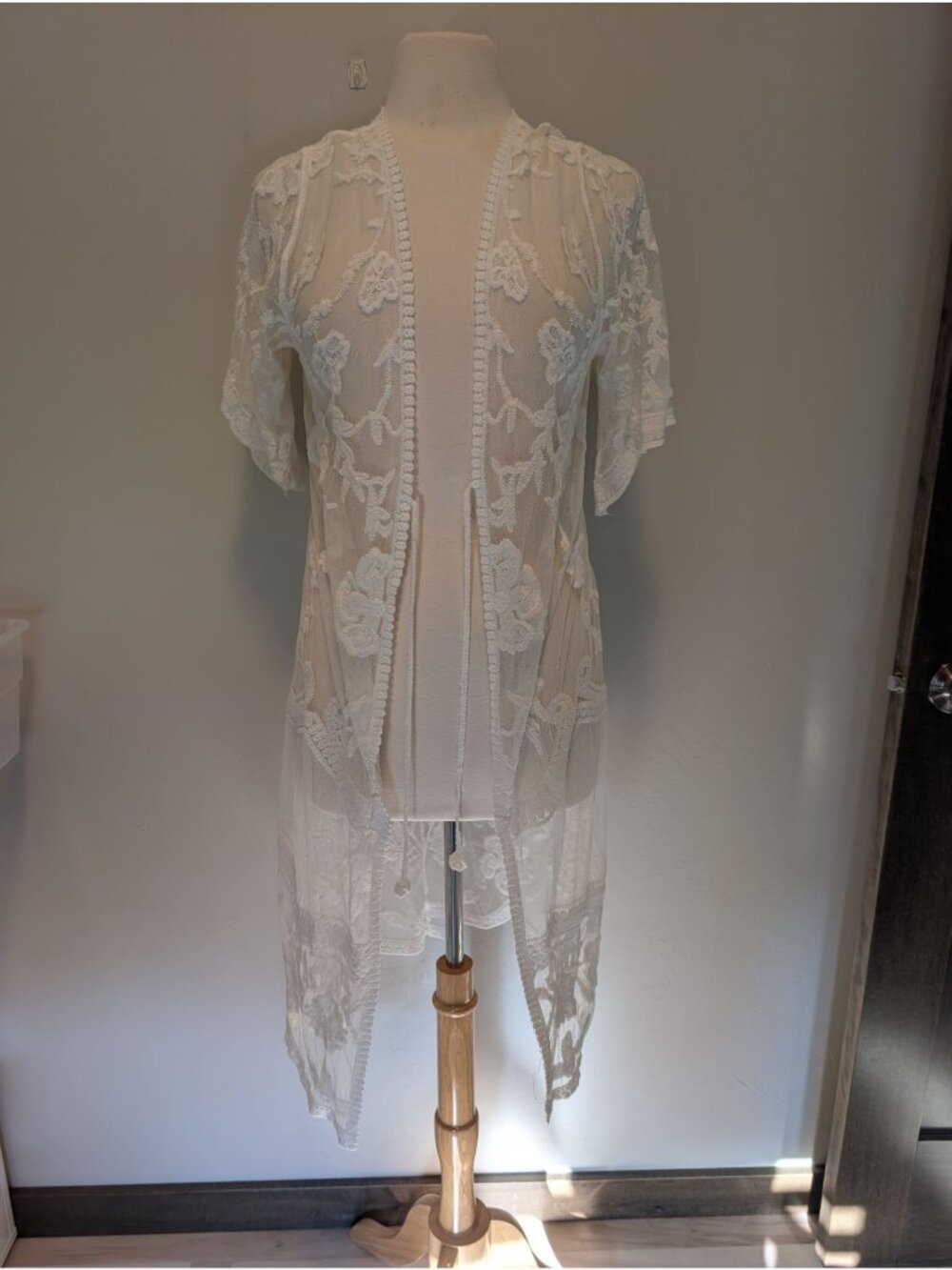 Elegant Sheer White Lace Kimono Cardigan Duster Medium Boho Cottagecore